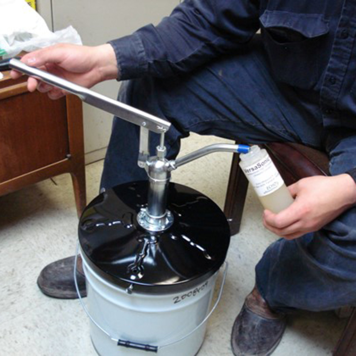 Pump for 5-gallon pail; to dispense VersaSonic