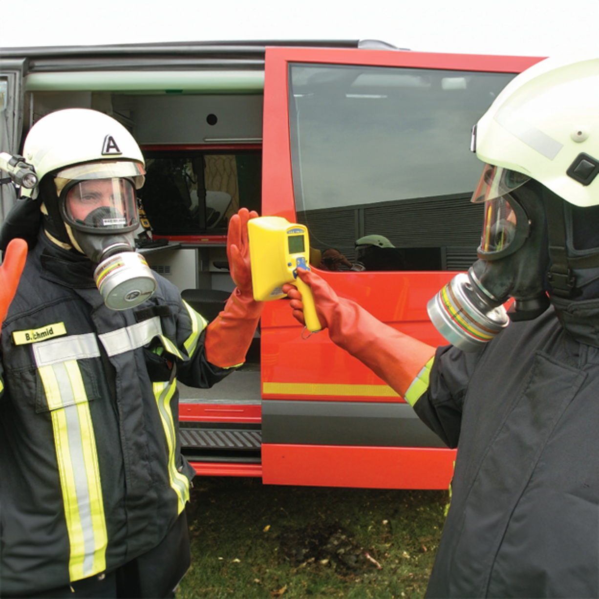 The CoMo-170 SIM supports a wide range of practical scenarios, including: