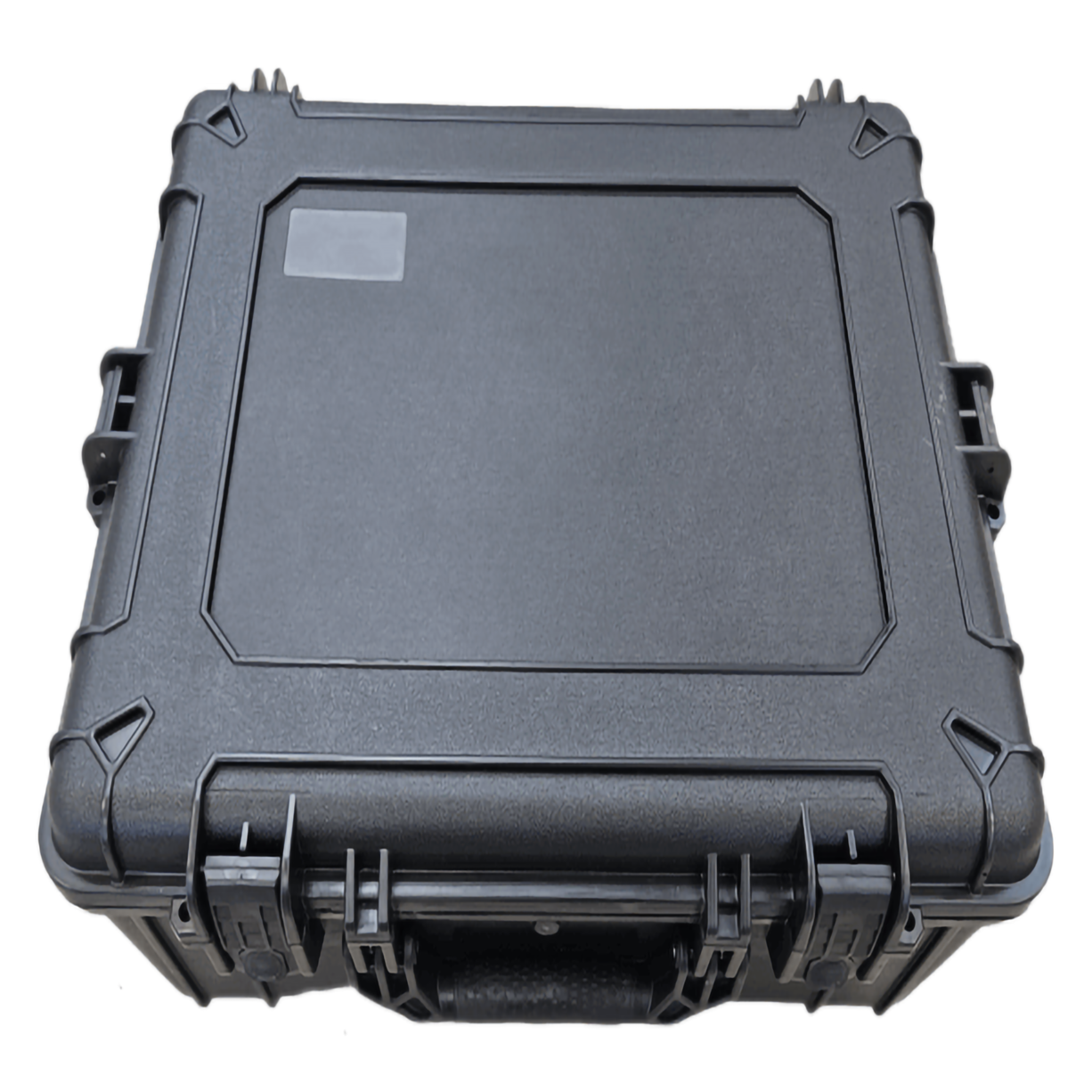 A plastic carrying case is included.
